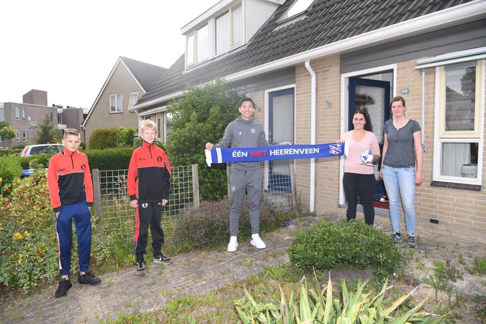 Van Hau khoe chieu cao an tuong anh 1