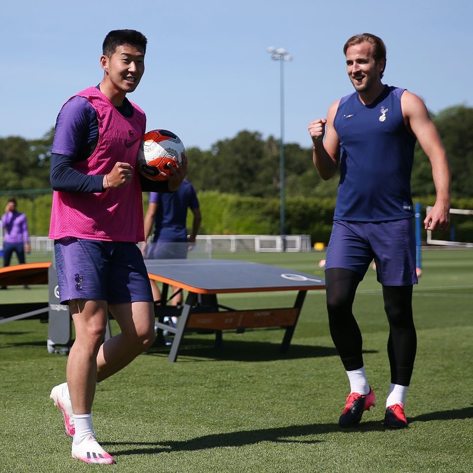 Than hinh trai nguoc cua Son va Kane anh 1