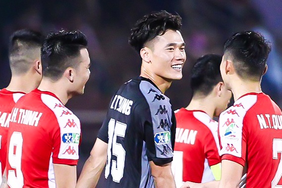 Bui Tien Dung bat luan luu xuat sac dua CLB TP.HCM vao tu ket hinh anh