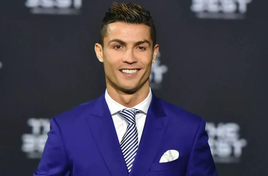 Ronaldo xep gan cuoi o top sao bong da hap dan nhat hanh tinh hinh anh