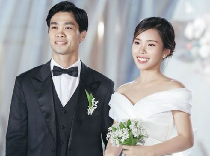 Cong Phuong hanh phuc nam tay Vien Minh trong le dinh hon hinh anh