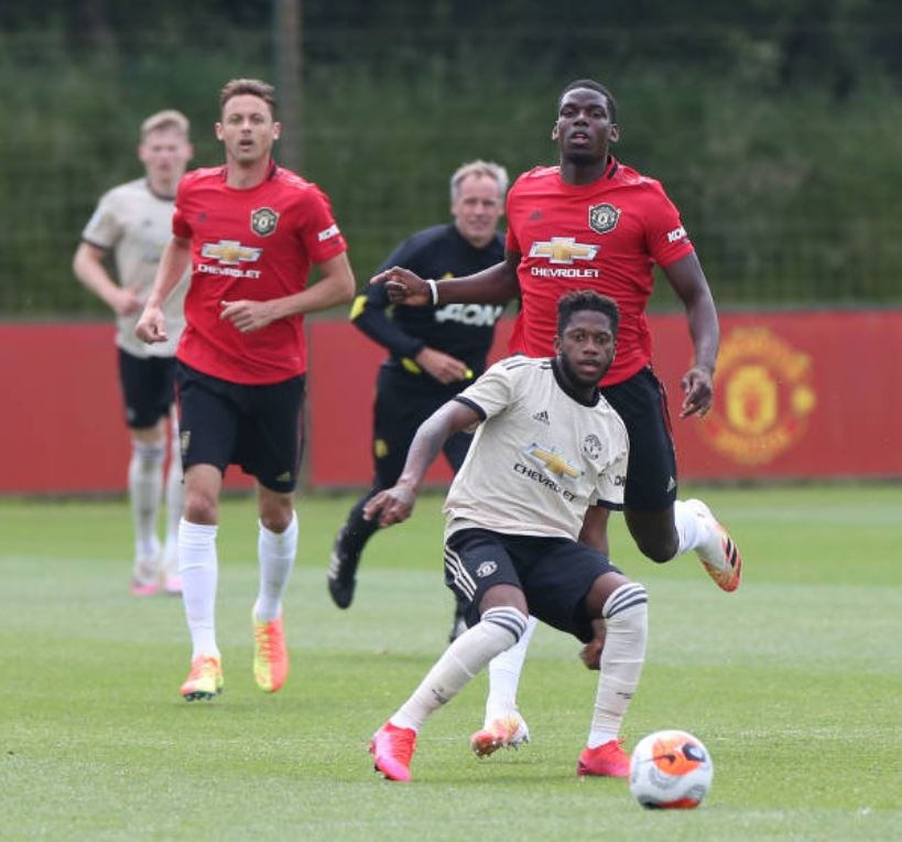 Luke Shaw lap cu dup anh 1