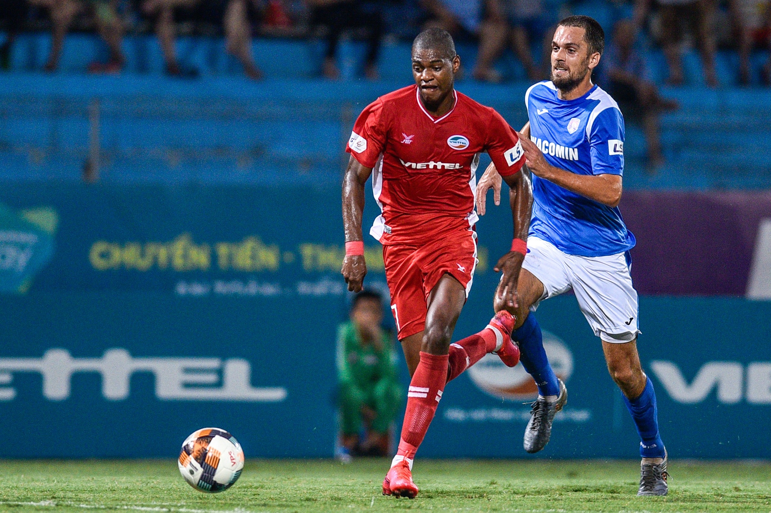 Viettel vs Quang Ninh anh 1