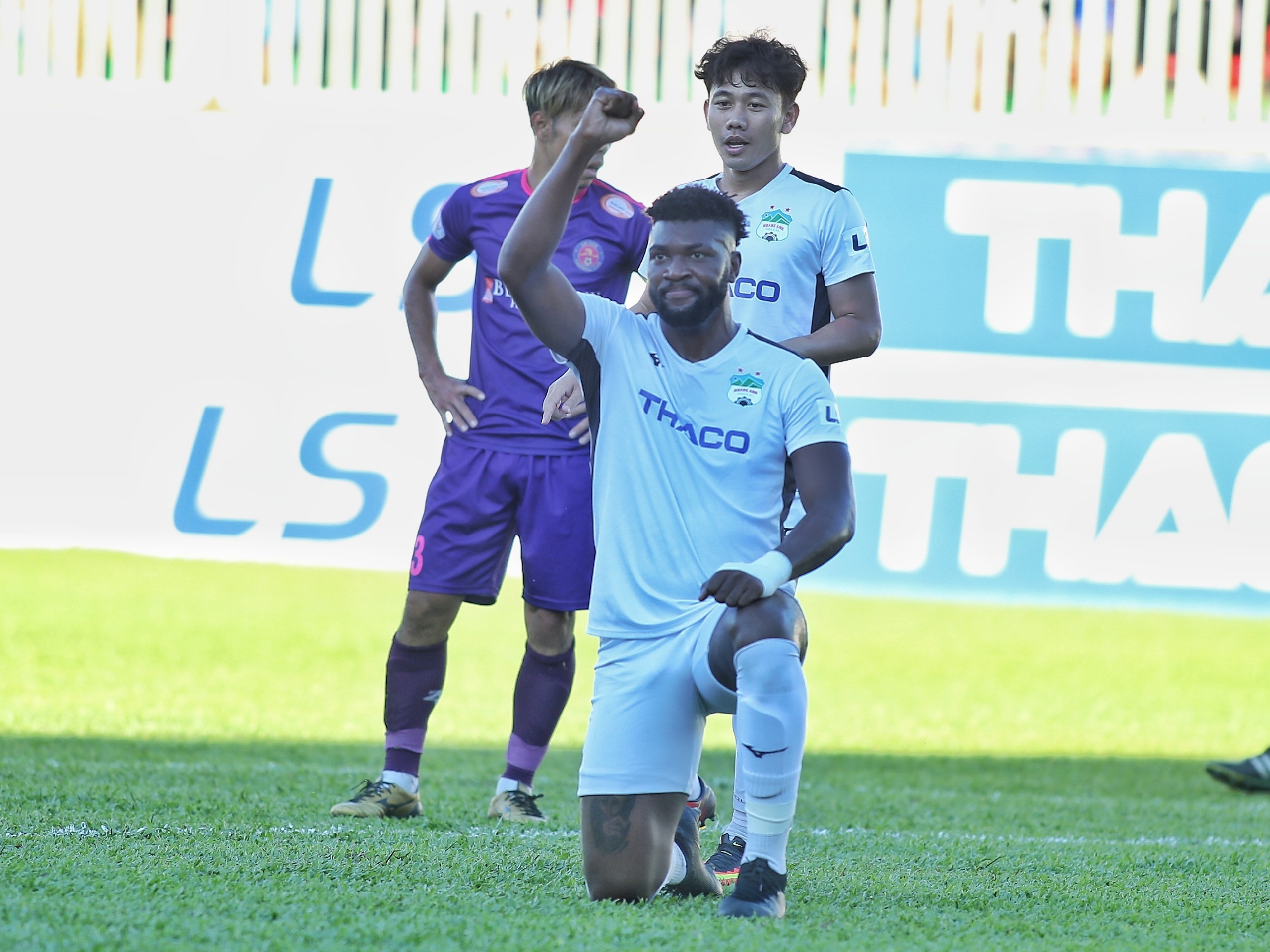 HAGL vs CLB Sai Gon anh 1