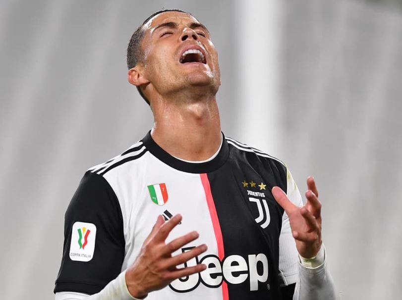 Ronaldo tao thong ke te chua tung co sau tran thua Napoli hinh anh
