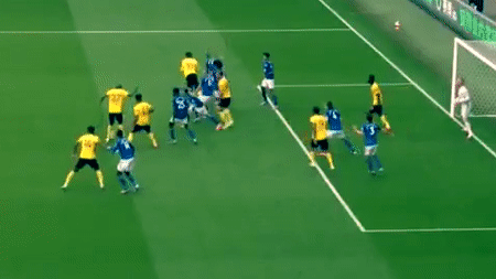 Leicester chet lang sau ban thang 'nga ban den' o phut bu gio hinh anh