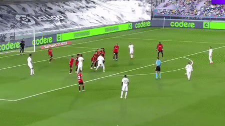 Ramos dung ky thuat da phat cua Beckham giup Real gianh 3 diem hinh anh