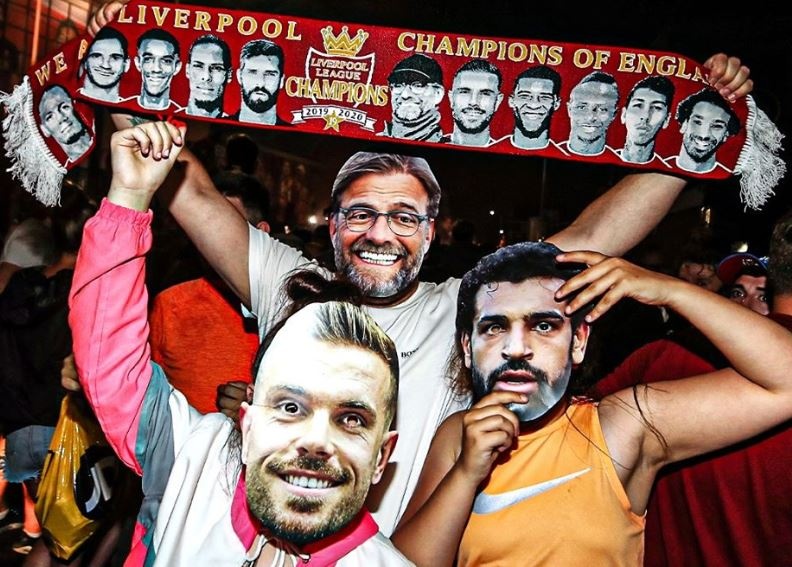 CDV Liverpool vo oa sau chuc vo dich Premier League hinh anh