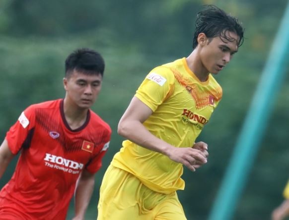 Exal Tieu gay an tuong trong tran dau tap cua U22 Viet Nam hinh anh