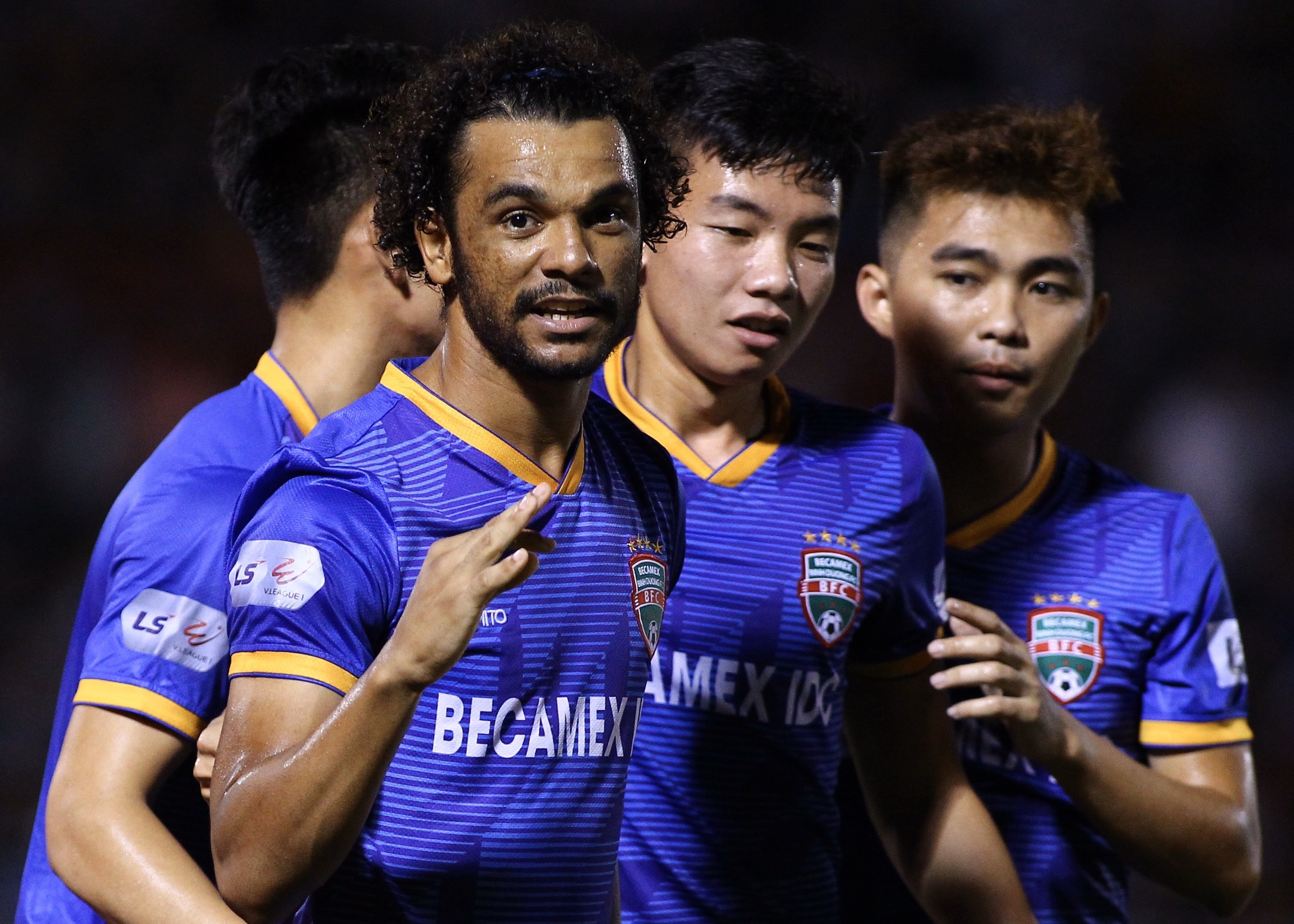 CLB TP.HCM vs Binh Duong anh 4