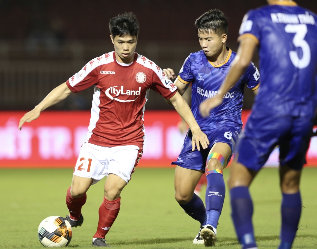 CLB TP.HCM vs Binh Duong anh 9