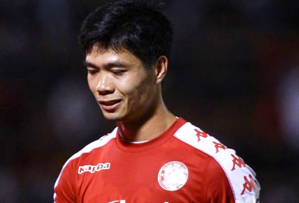 Cong Phuong ghi ban, CLB TP.HCM van trang tay tren san nha hinh anh