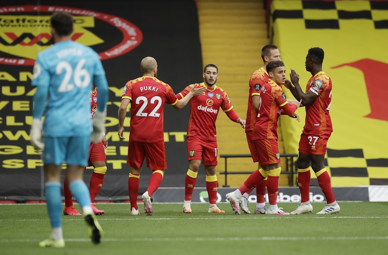 Welbeck ghi ban anh 2