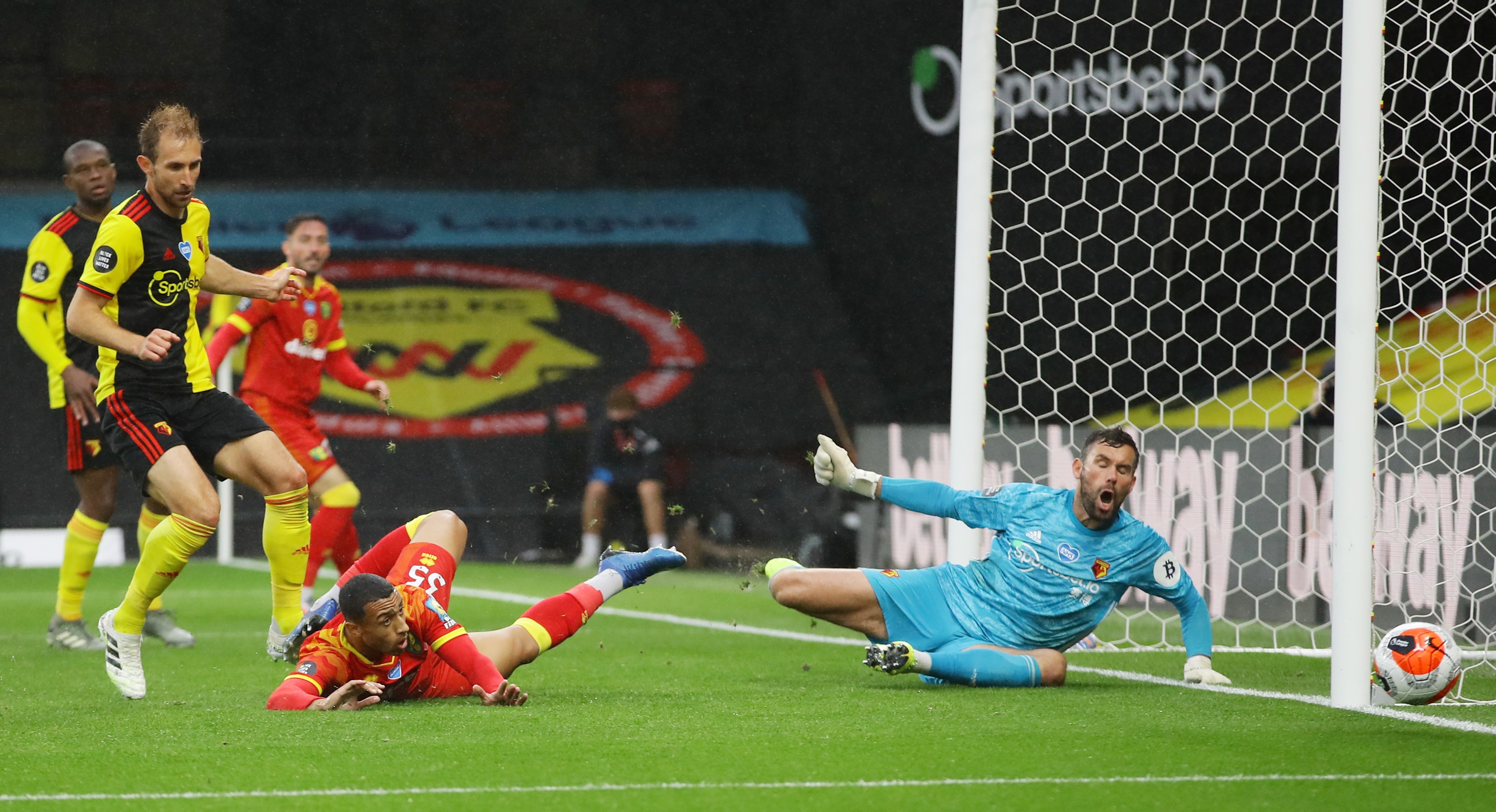 Welbeck ghi ban anh 7