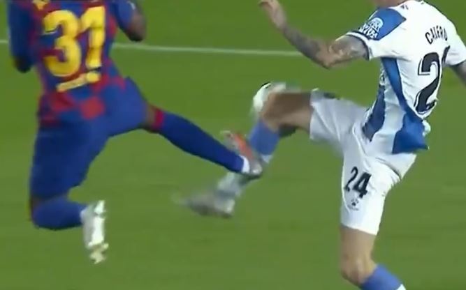 Dap doi thu, Ansu Fati nhan the do chi 5 phut sau khi vao san hinh anh