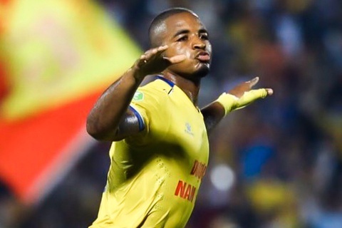 CLB Nam Dinh 1-0 Quang Nam: San Thien Truong mo hoi hinh anh