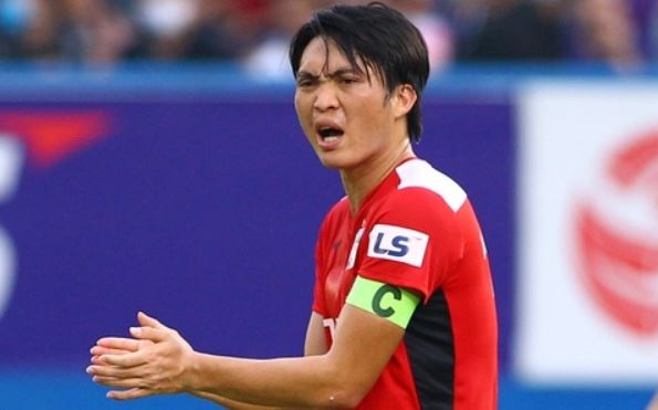 Tuan Anh ghi ban dang cap dua HAGL vuon len vi tri thu 3 hinh anh