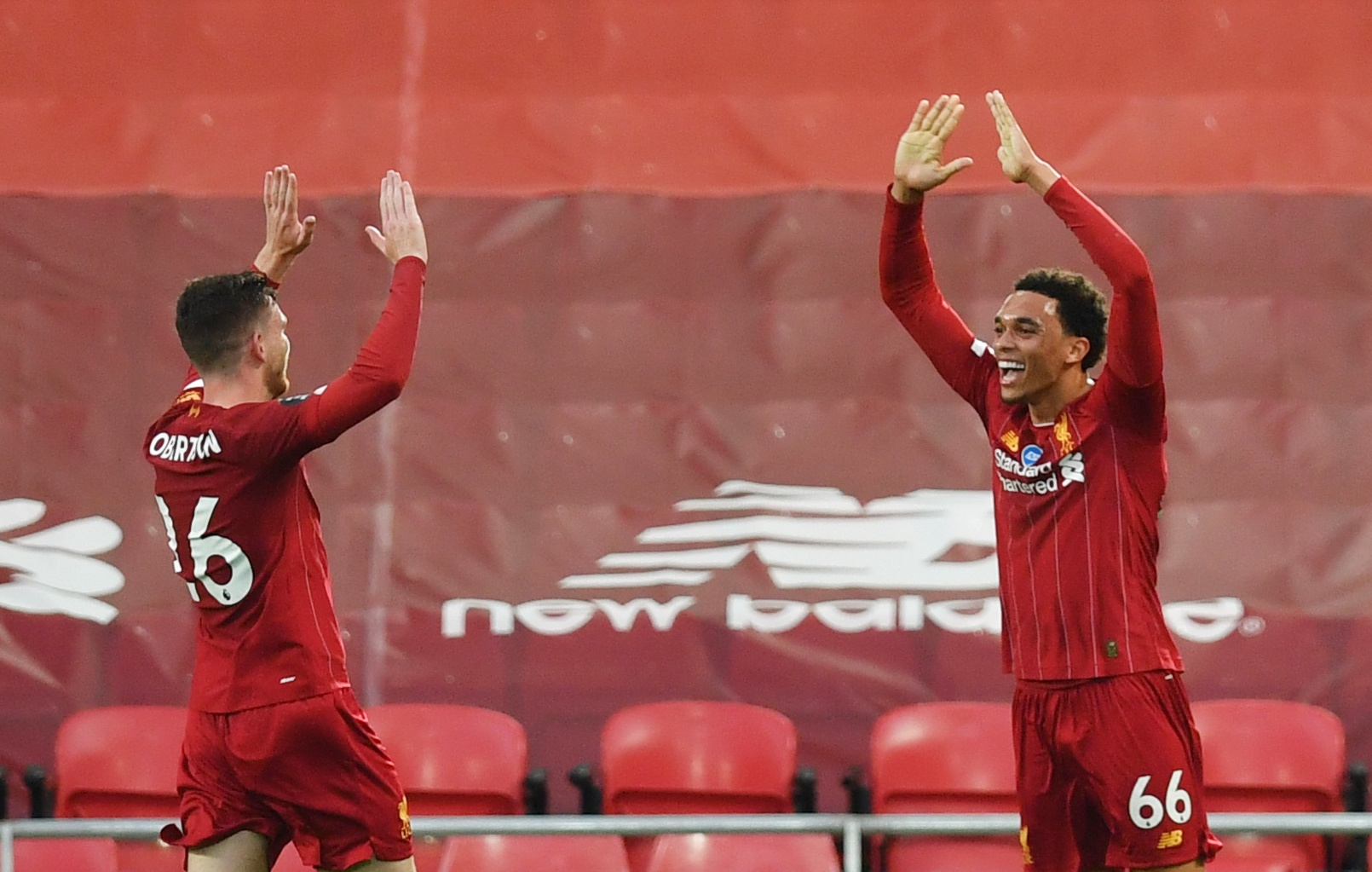 Alexander-Arnold tu pha ky luc Guinness anh 1