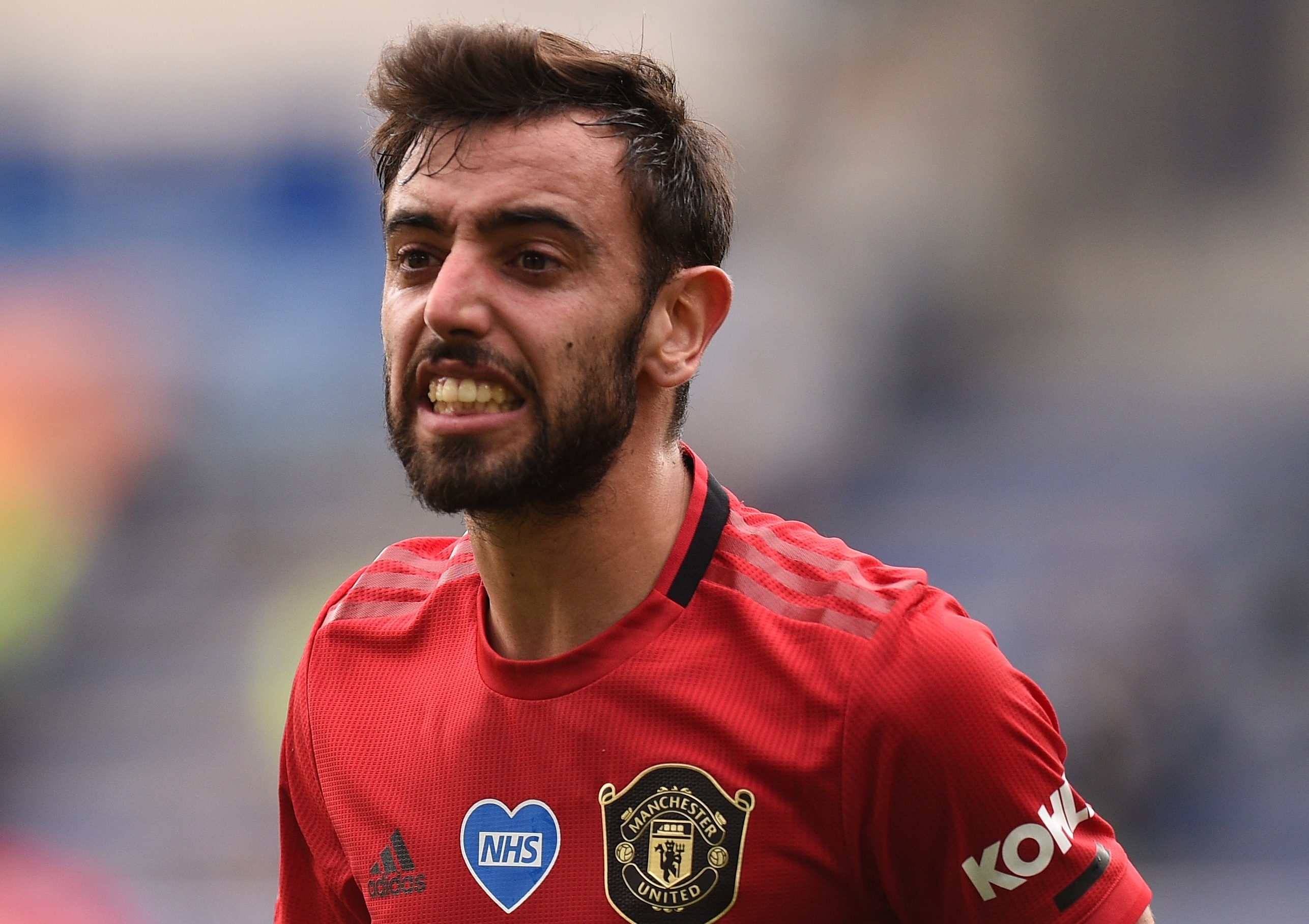 Bruno Fernandes toa sang dua MU du Champions League hinh anh