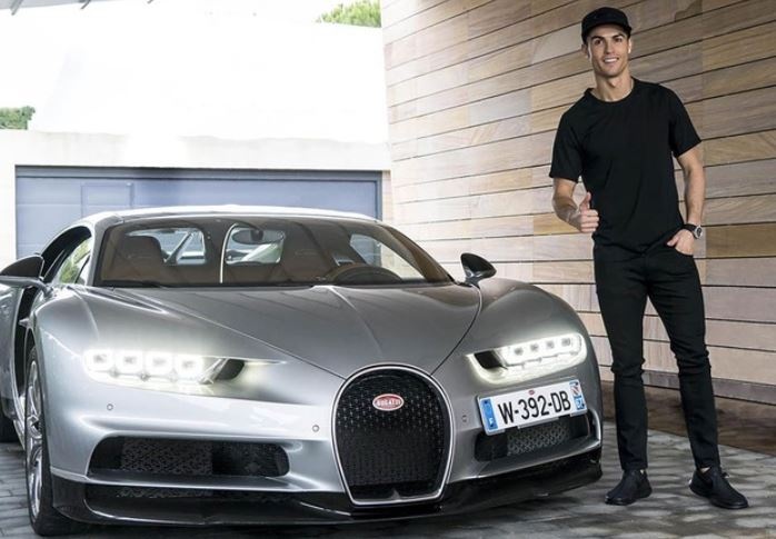 Ronaldo an mung chuc vo dich bang sieu xe gia 11 trieu USD hinh anh