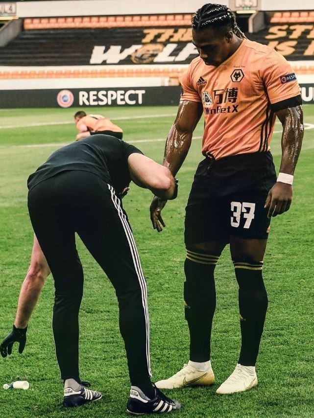 Adama Traore boi dau anh 1