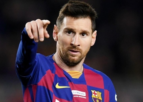 Messi bi trong tai tra dua sau hanh dong tu choi bat tay hinh anh