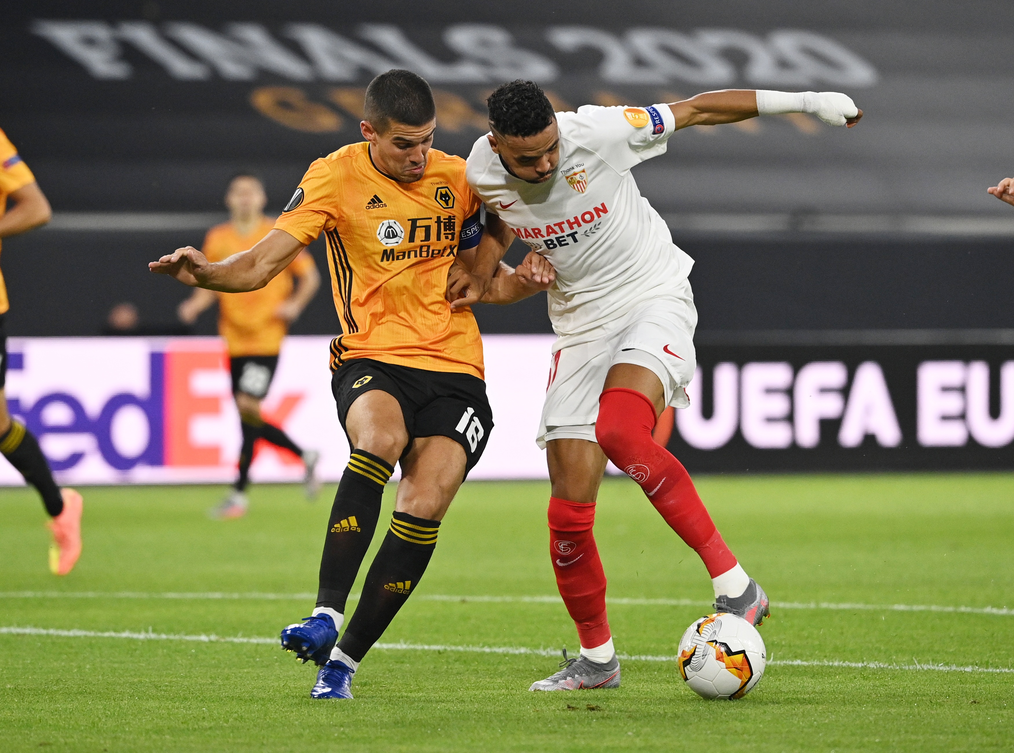 Sevilla gap Wolves anh 1