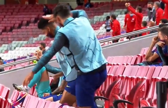 cau thu Barca tuc gian anh 1