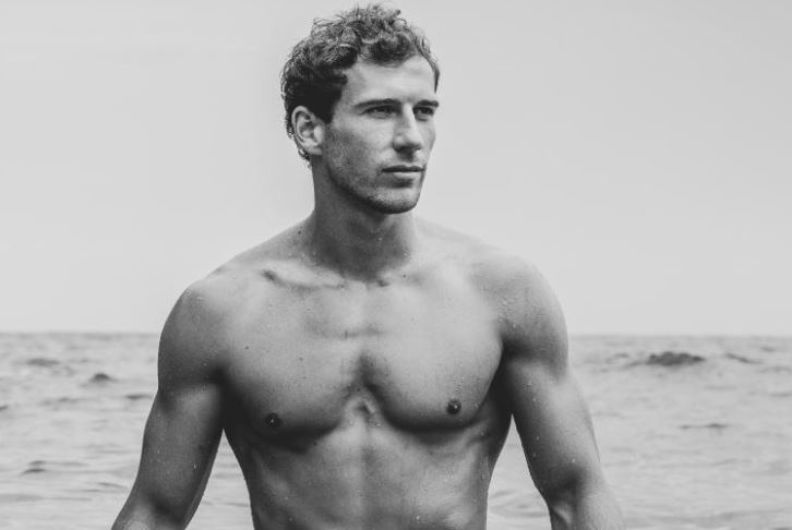 Ngoi sao co bap cua Bayern vui mung khi danh bai Messi hinh anh