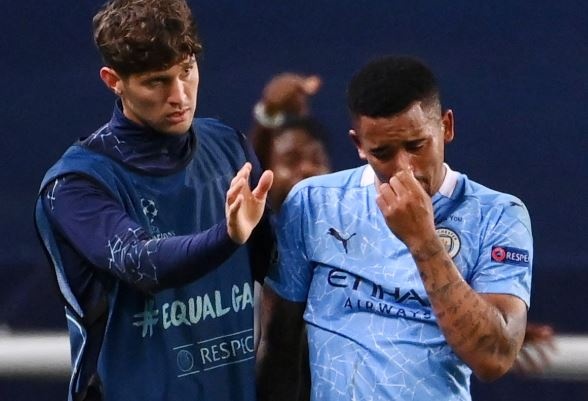 Hai toi do cua Man City khoc sau tran thua Lyon hinh anh