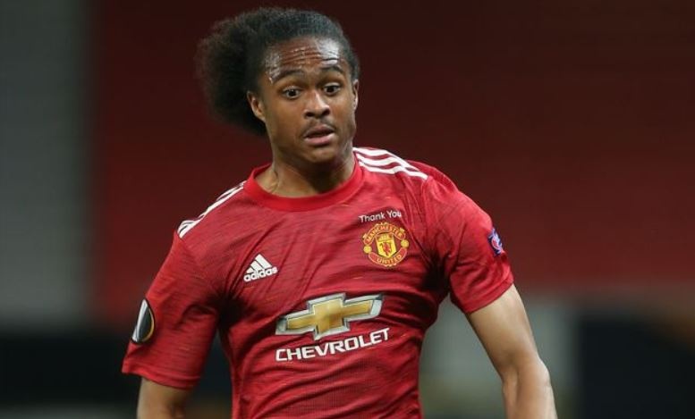 Chuyen nhuong 17/8: MU chia tay cau thu thu 2 trong chua day 24h hinh anh