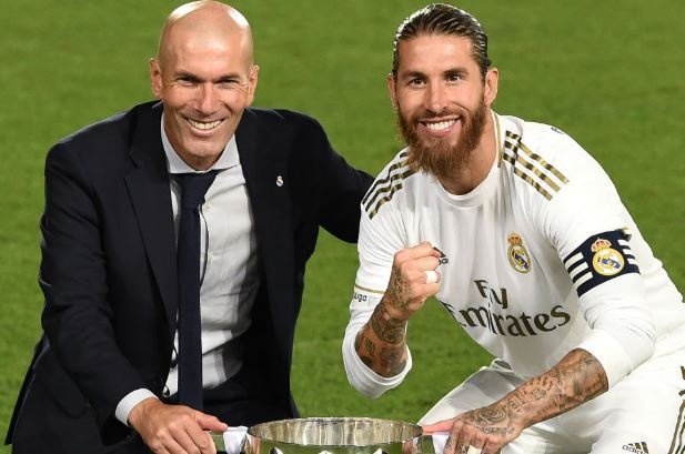 Cau thu Real vui mung khi Barca thua 2-8 hinh anh