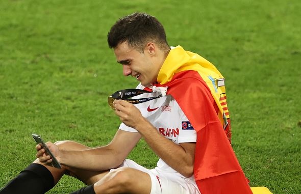 Lopetegui cung hoc tro khoc sau tran chung ket kich tinh hinh anh