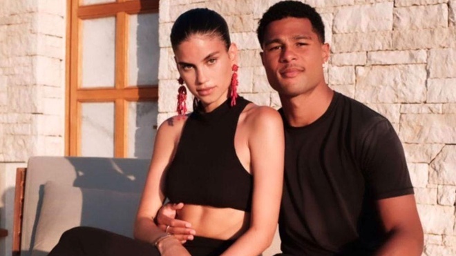 Gnabry yeu 2 nguoi mau anh 7