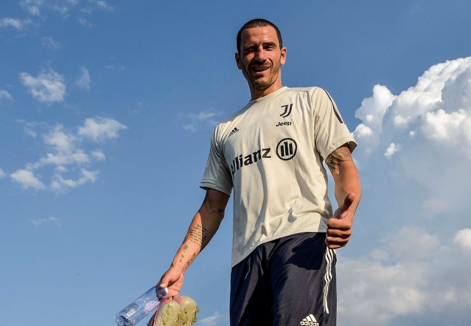 Ronaldo gap HLV Pirlo anh 5