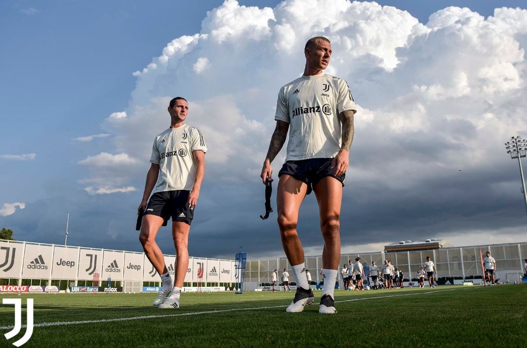 Ronaldo gap HLV Pirlo anh 7