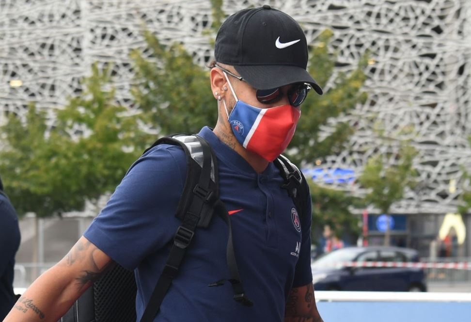 Neymar tro ve Paris anh 1