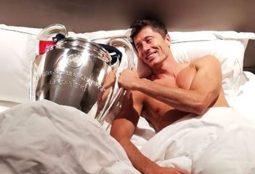 Lewandowski: 'Toi xung dang gianh Qua bong Vang' hinh anh