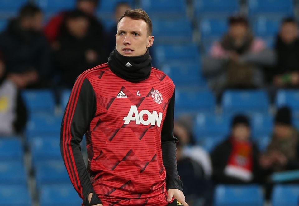 MU len ke hoach thanh ly 7 cau thu anh 6