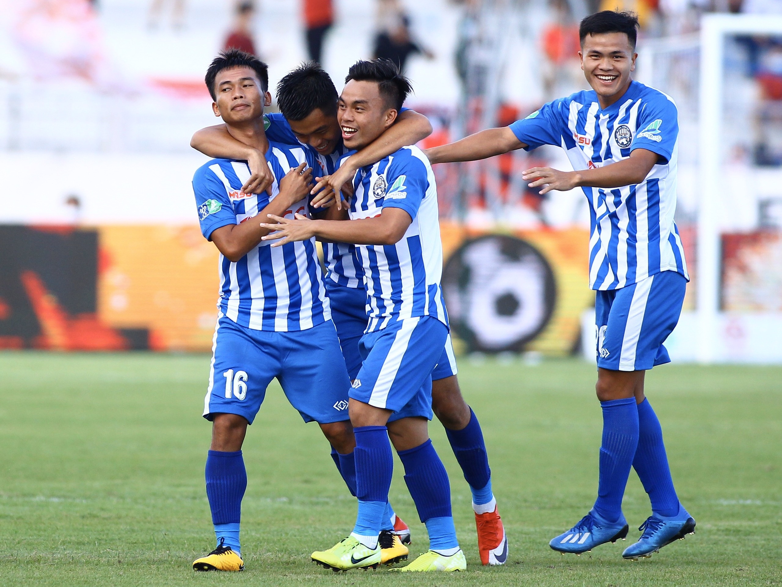 tu ket cup quoc gia anh 1