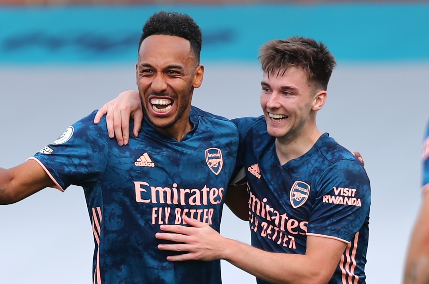 Arsenal thang 3-0 o tran mo man Premier League hinh anh