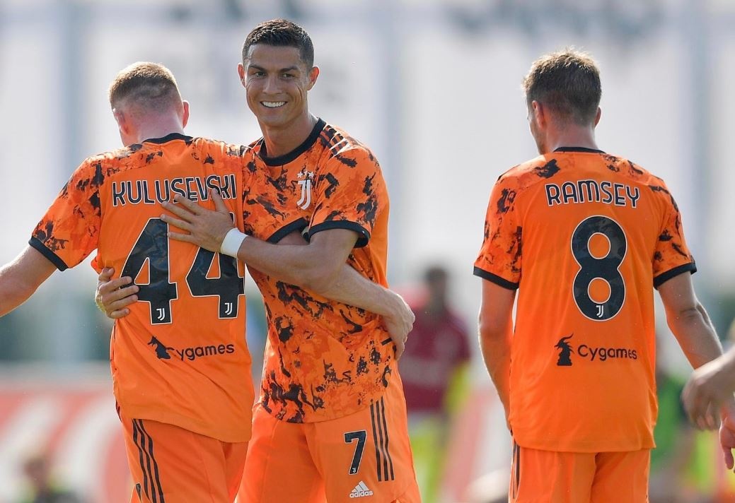 Ronaldo ghi ban anh 1