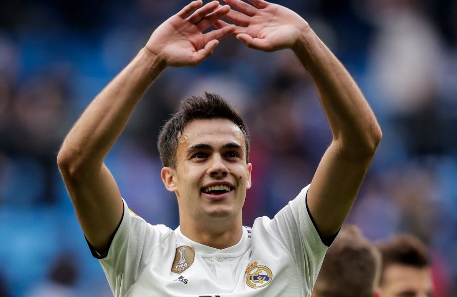 Tottenham dat thoa thuan chieu mo cau thu Real hinh anh