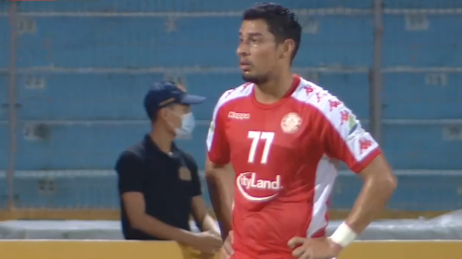 'Hai tan binh cua CLB TP.HCM chi o muc trung binh' hinh anh