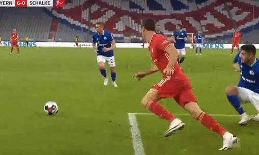 Lewandowski kien tao bang pha rabona hinh anh