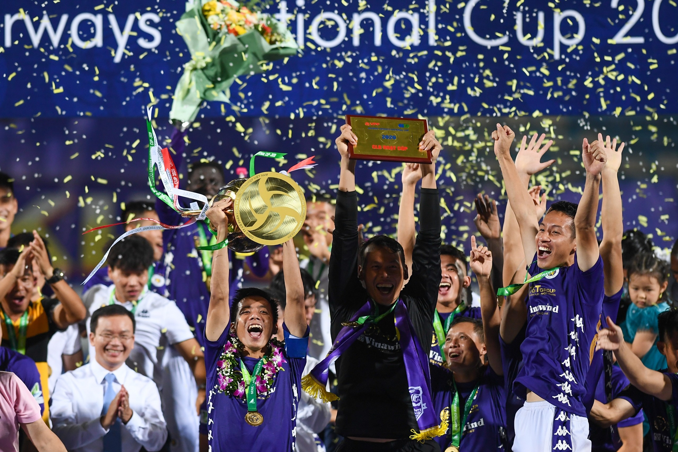 Quang Hai toa sang giup CLB Ha Noi vo dich Cup Quoc gia hinh anh