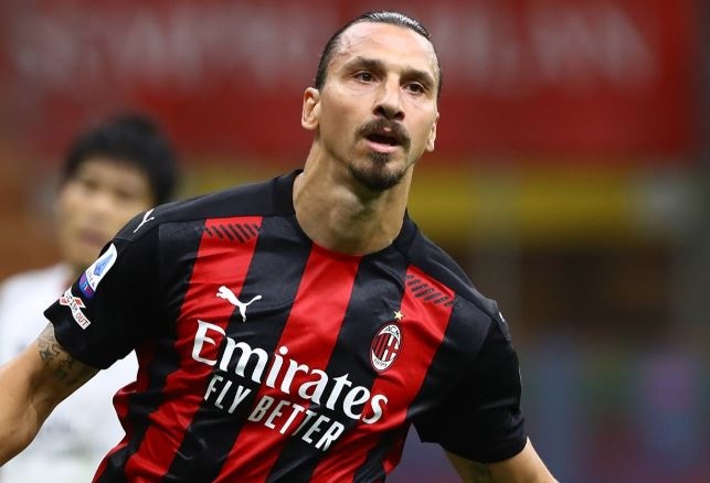 Ibrahimovic lap cu dup trong tran dau tien tai Serie A mua nay hinh anh