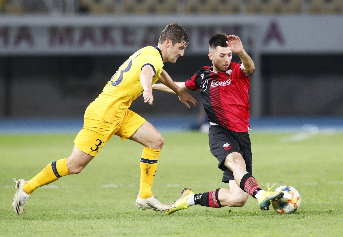 Son Heung-min toa sang anh 3