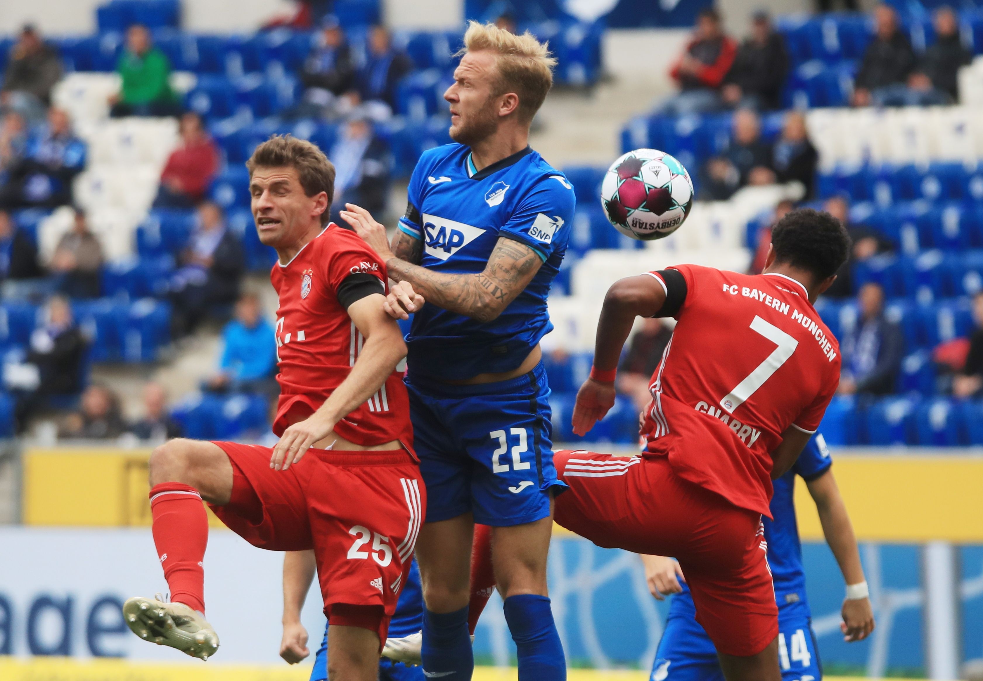 Bayern Munich thua 1-4 anh 1