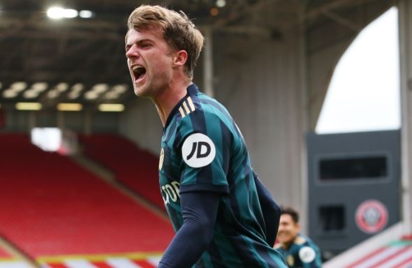 Leeds thang tran thu 2 lien tiep tai Premier League hinh anh